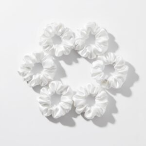 WHITE SCRUNCHIES
